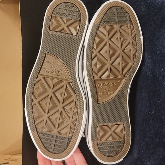 Converse - Picture 3 of 5